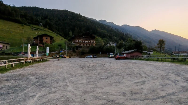 Rifugio Alpe Corte e lago Branchino da Valcanale – Parcheggio