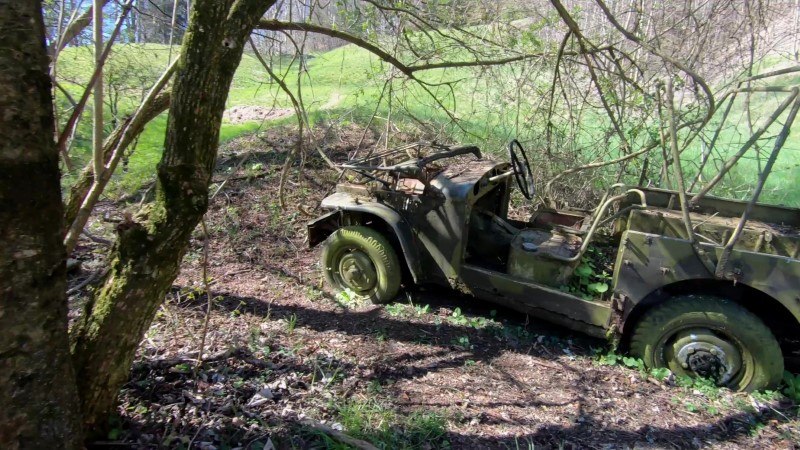 Jeep abbandonata monte gioco