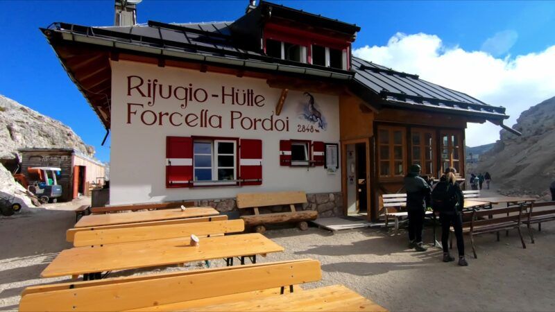 rifugio Hutte Forcella Pordoi