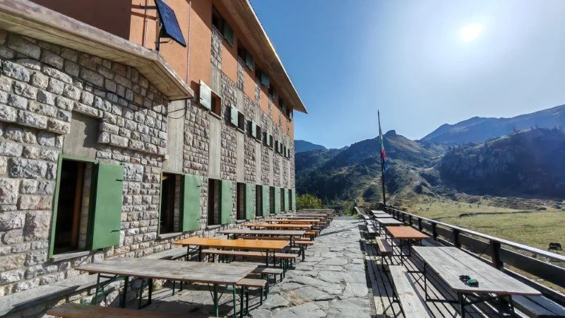 terrazza esterna rifugio calvi