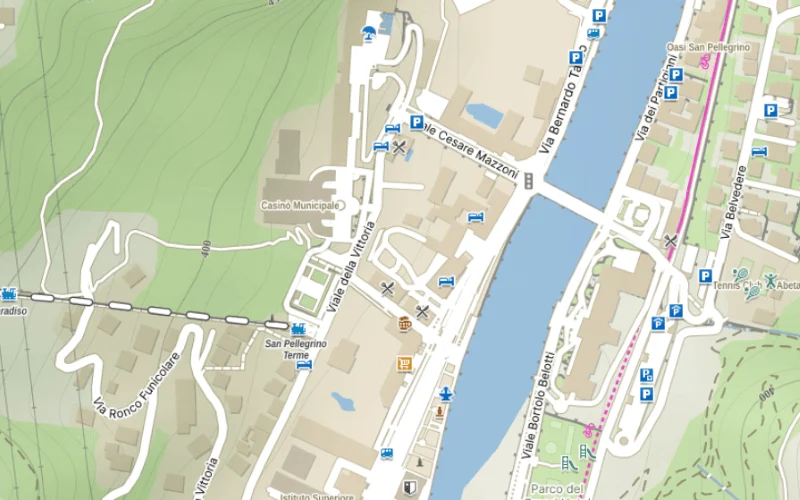 Mappa del centro di San Pellegrino Terme con il fiume Brembo e i parcheggi