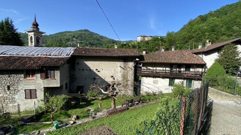 Sentiero delle Calchere in Val Brembilla