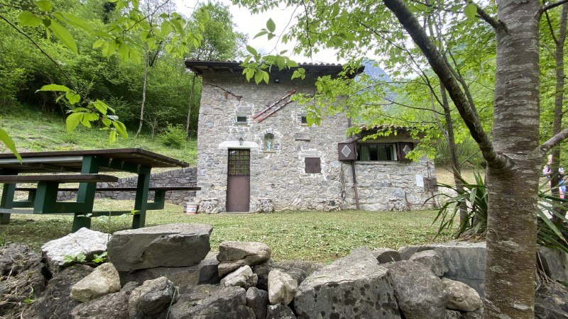 Sentiero delle Calchere in Val Brembilla