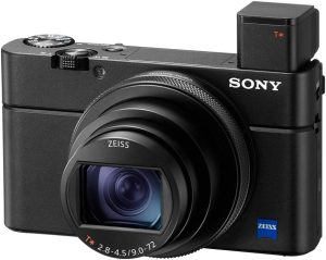 Fotocamera compatta Sony RX100 VI con zoom 24-200 mm per foto di trekking e natura