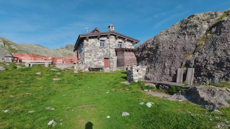 Rifugio Benigni dai Piani dell'Avaro