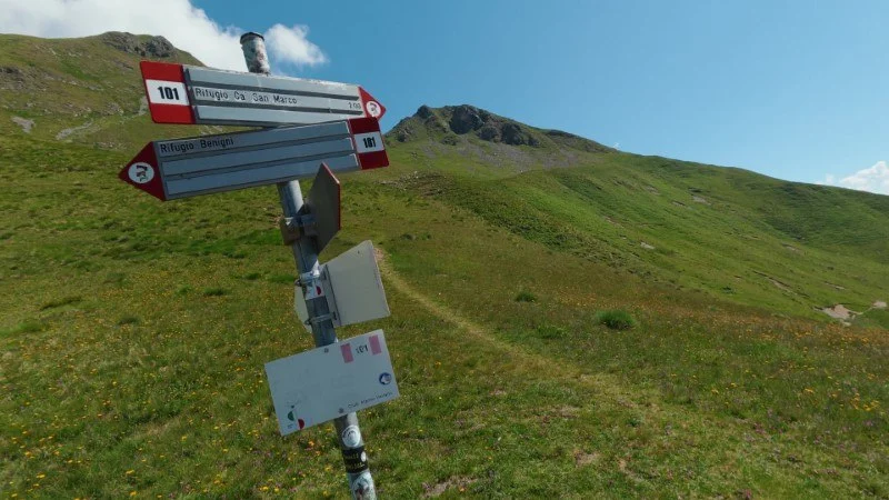 Rifugio Benigni dai Piani dell'Avaro