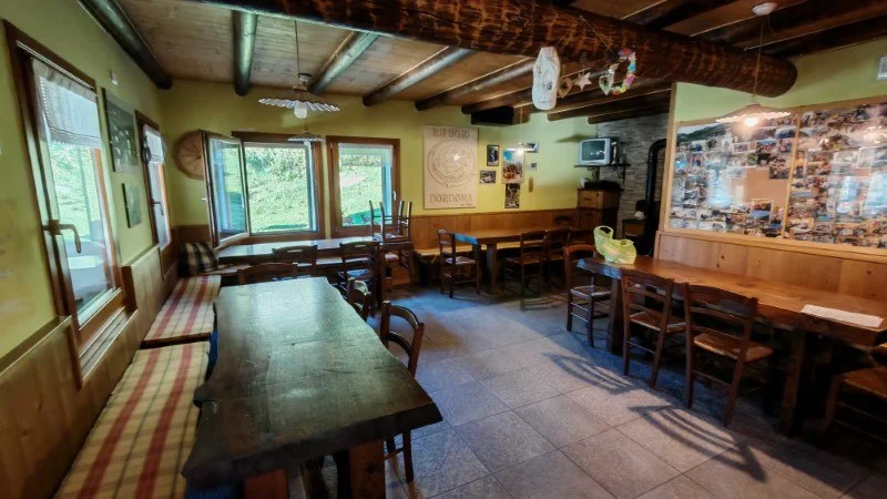 Rifugio Dordona sala interna