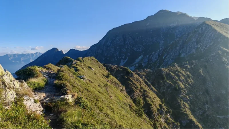 Anteprima del video YouTube «Un sentiero tecnico per raggiungere un bel rifugio»